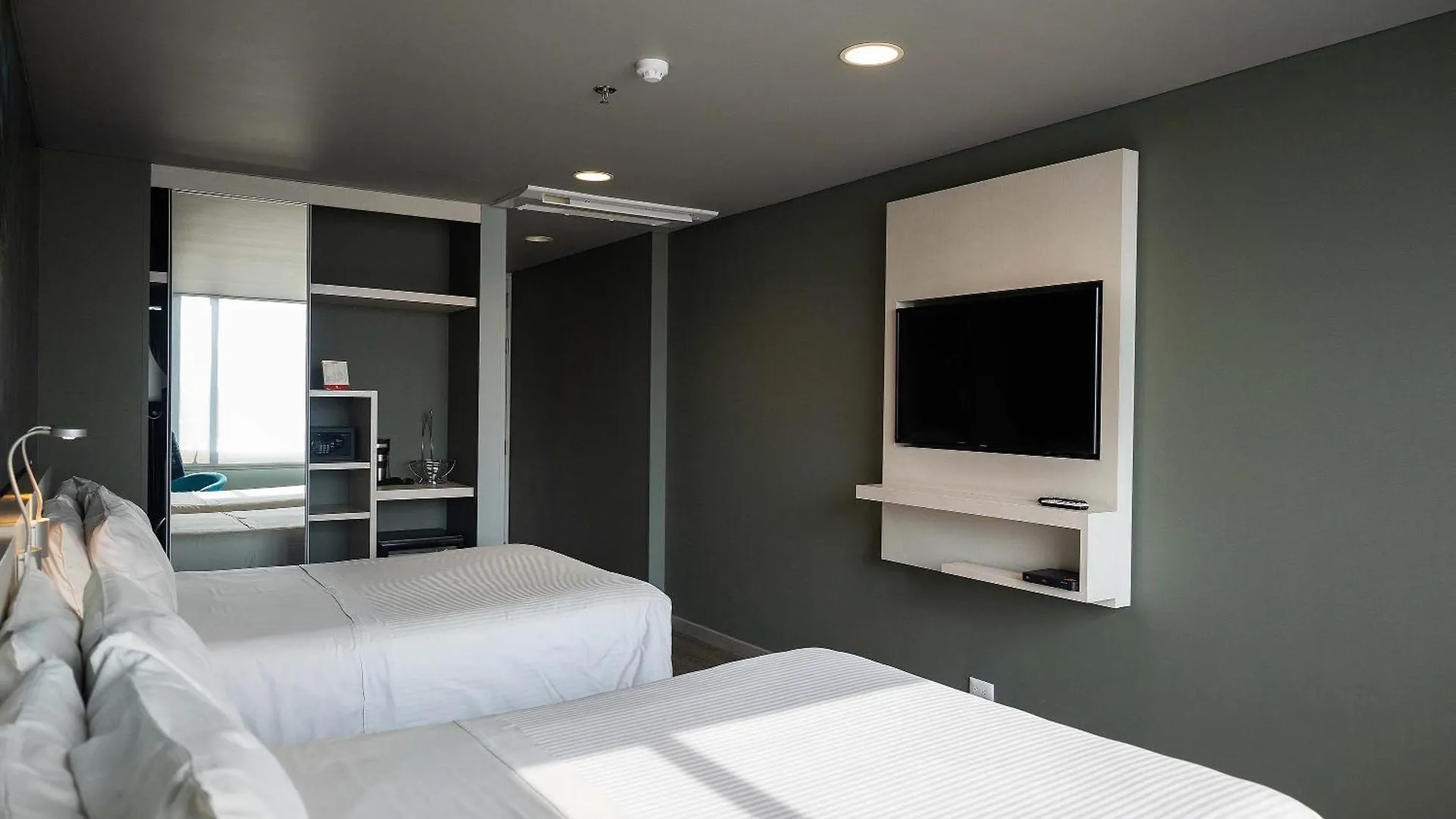 Hotel Black Tower Premium Bogota 4*,