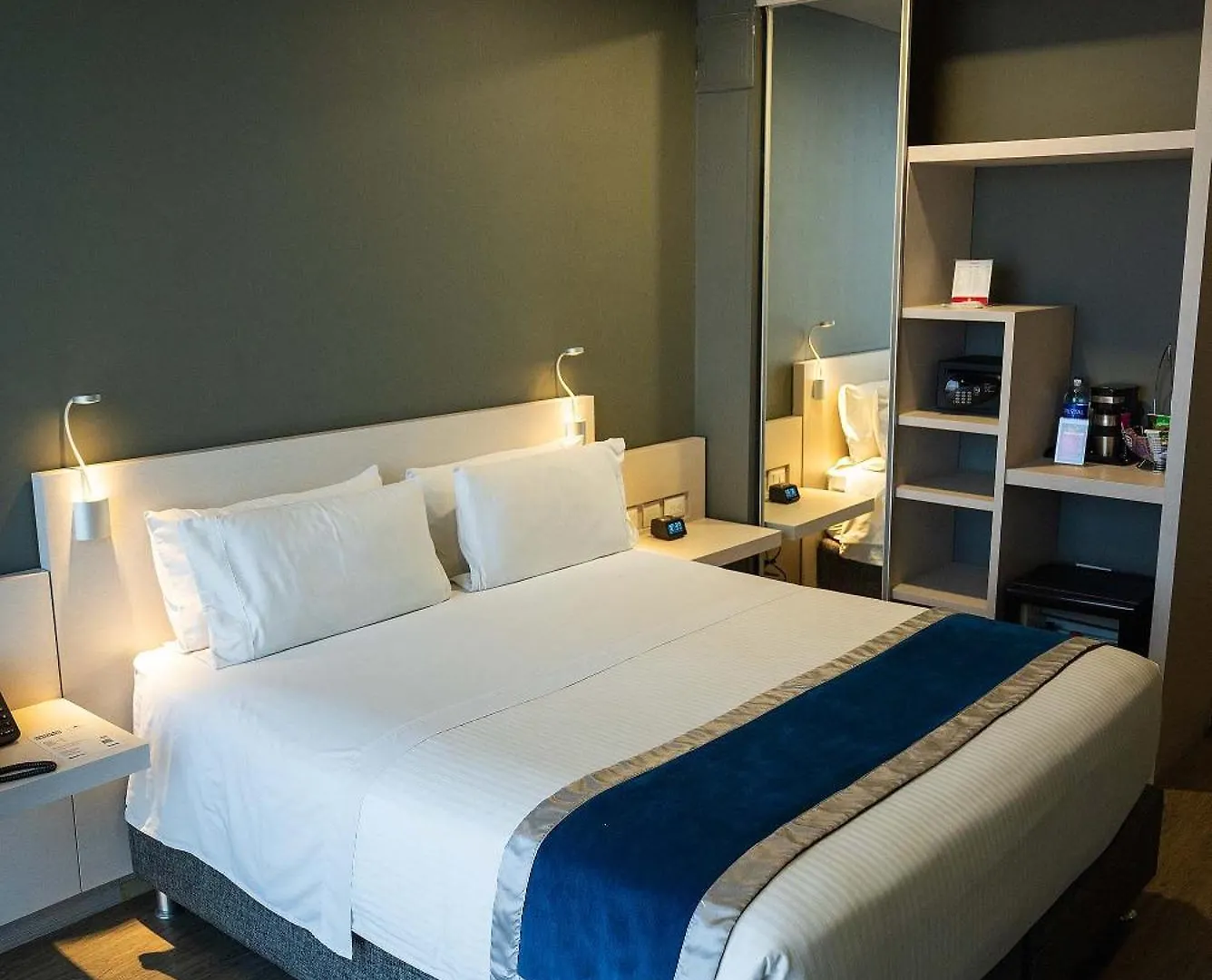 Hotel Black Tower Premium Bogota 4*,