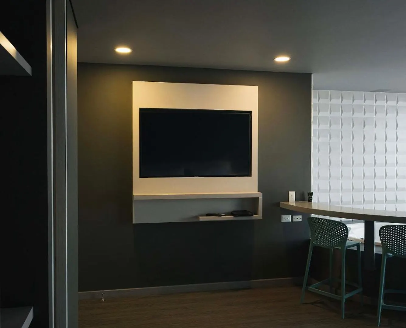 Hotel Black Tower Premium Bogota 4*,